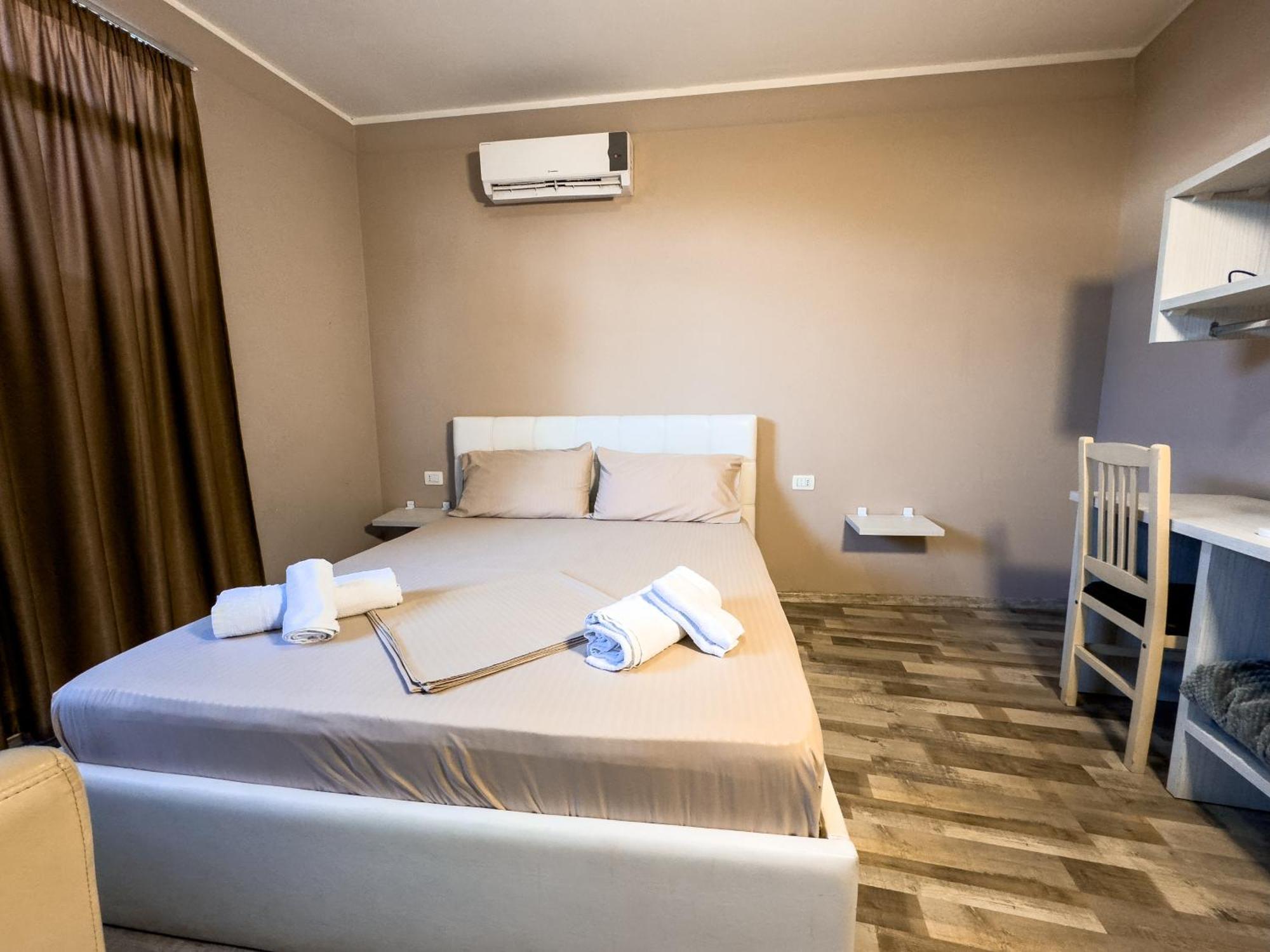 Shkodra Budget Hotel Экстерьер фото