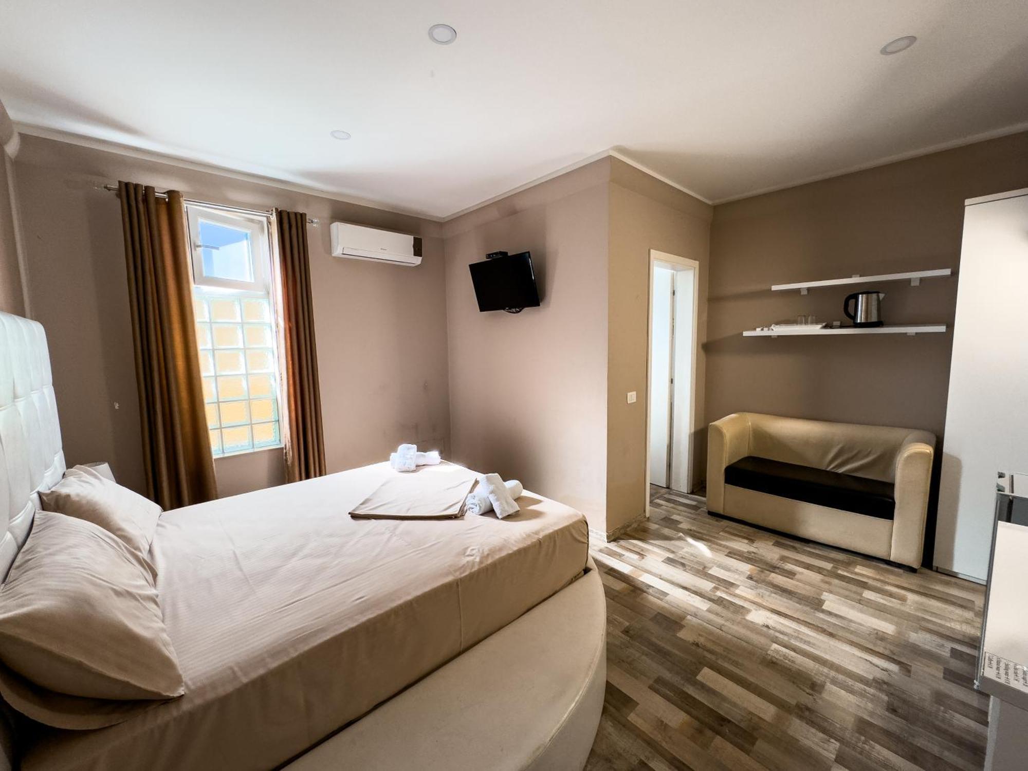 Shkodra Budget Hotel Экстерьер фото