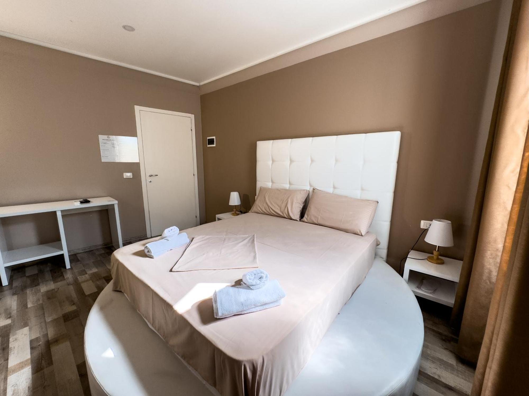 Shkodra Budget Hotel Экстерьер фото