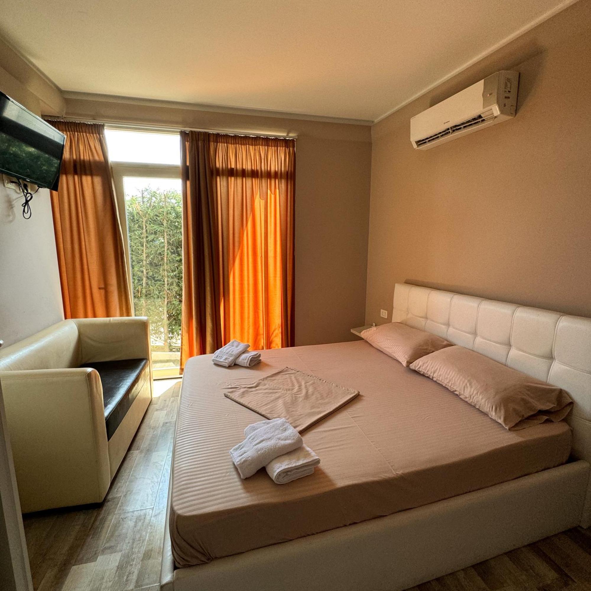 Shkodra Budget Hotel Экстерьер фото